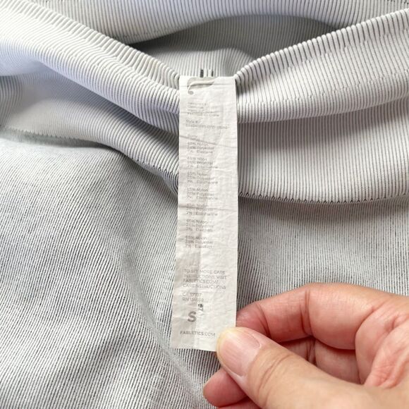 Fabletics High Waisted Seamless Star Second Skin Compression Capri Leggings - Picture 8 of 8